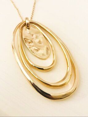 NWT JULES B. HAMMERED LONG OVAL NECKLACE G…